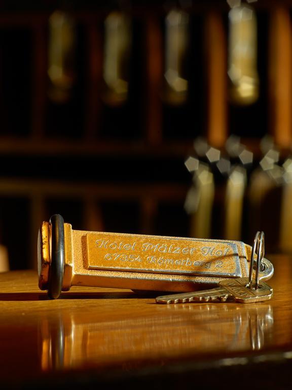 Hotel Loesch Pfaelzer Hof Römerberg Kültér fotó